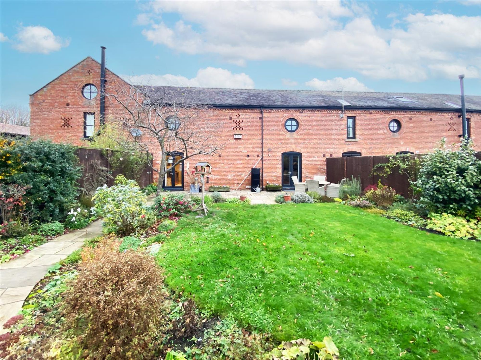 5 bedroom House (unspecified) For Sale