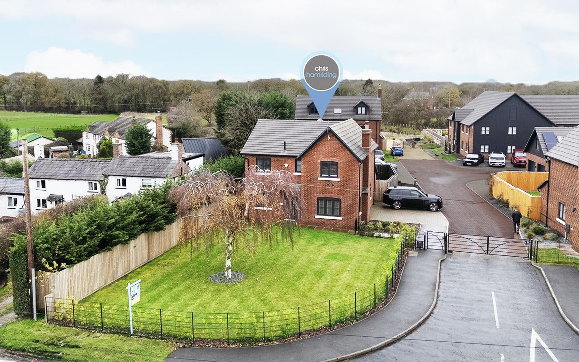 4 bedroom Studio flat For Sale