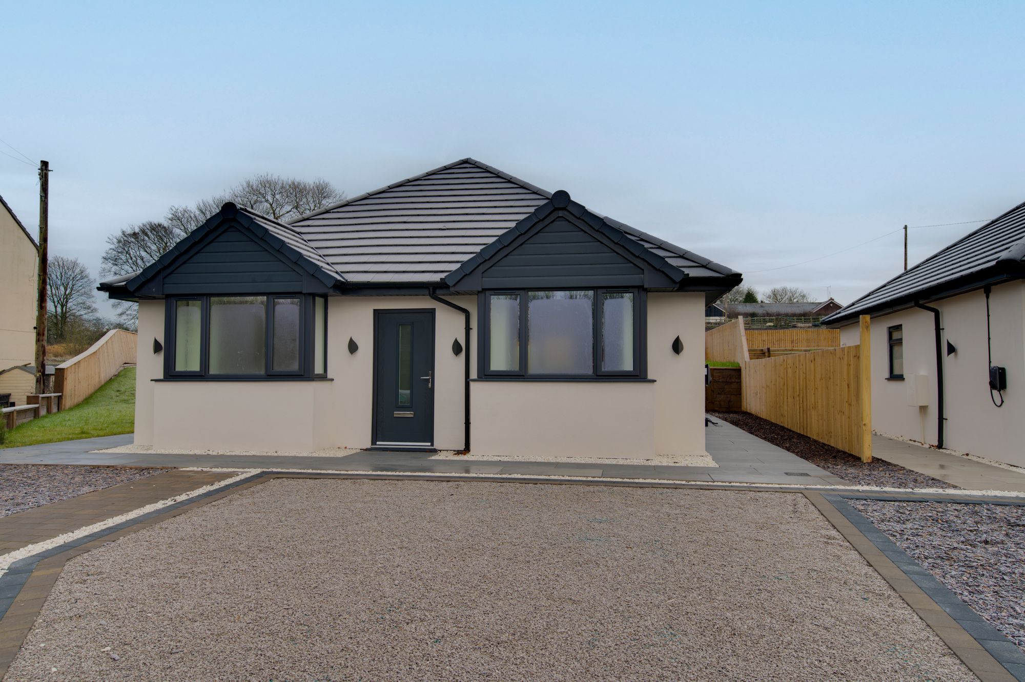 4 bedroom Detached bungalow For Sale
