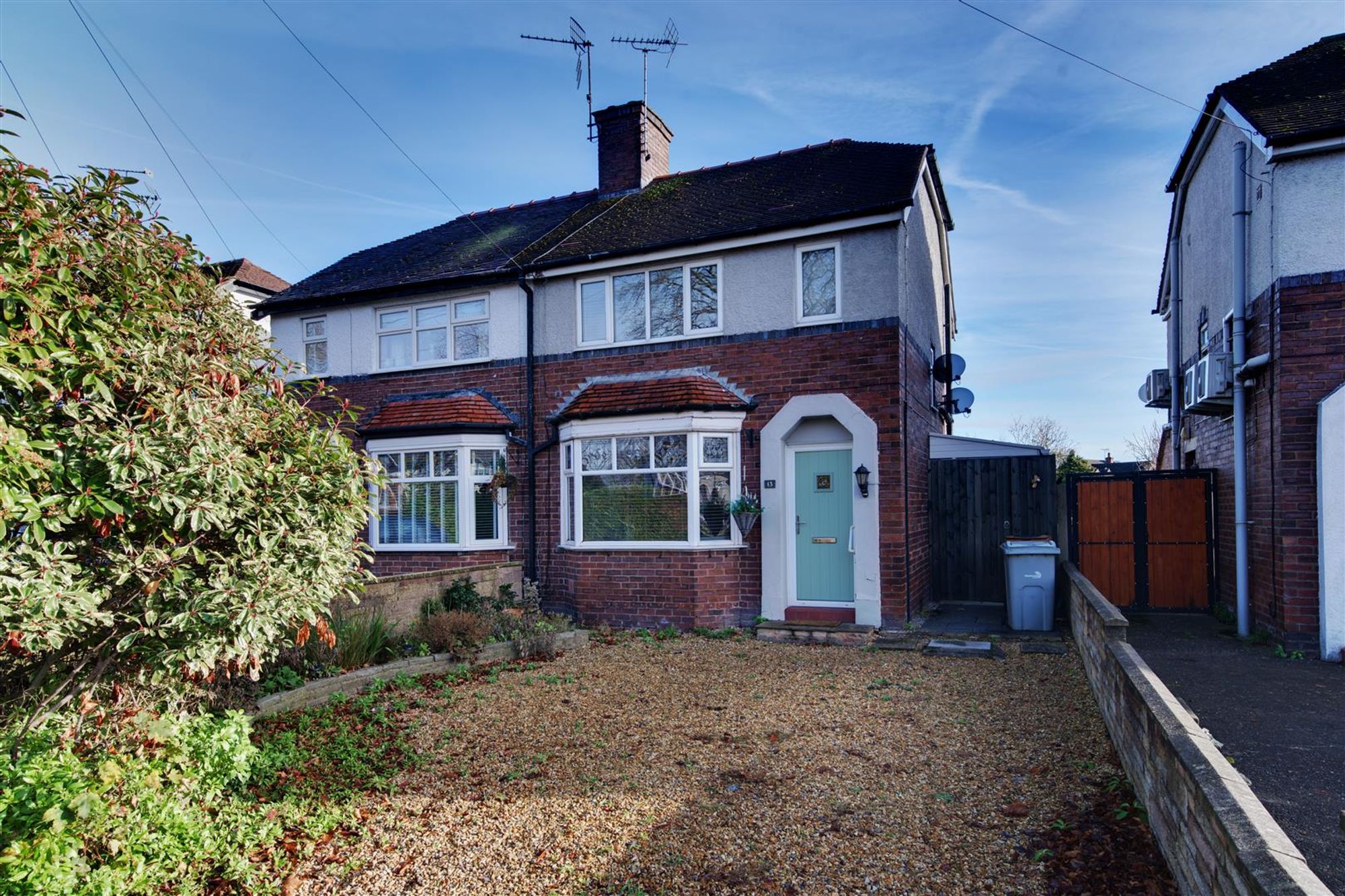 3 bedroom Semi-detached house For Sale