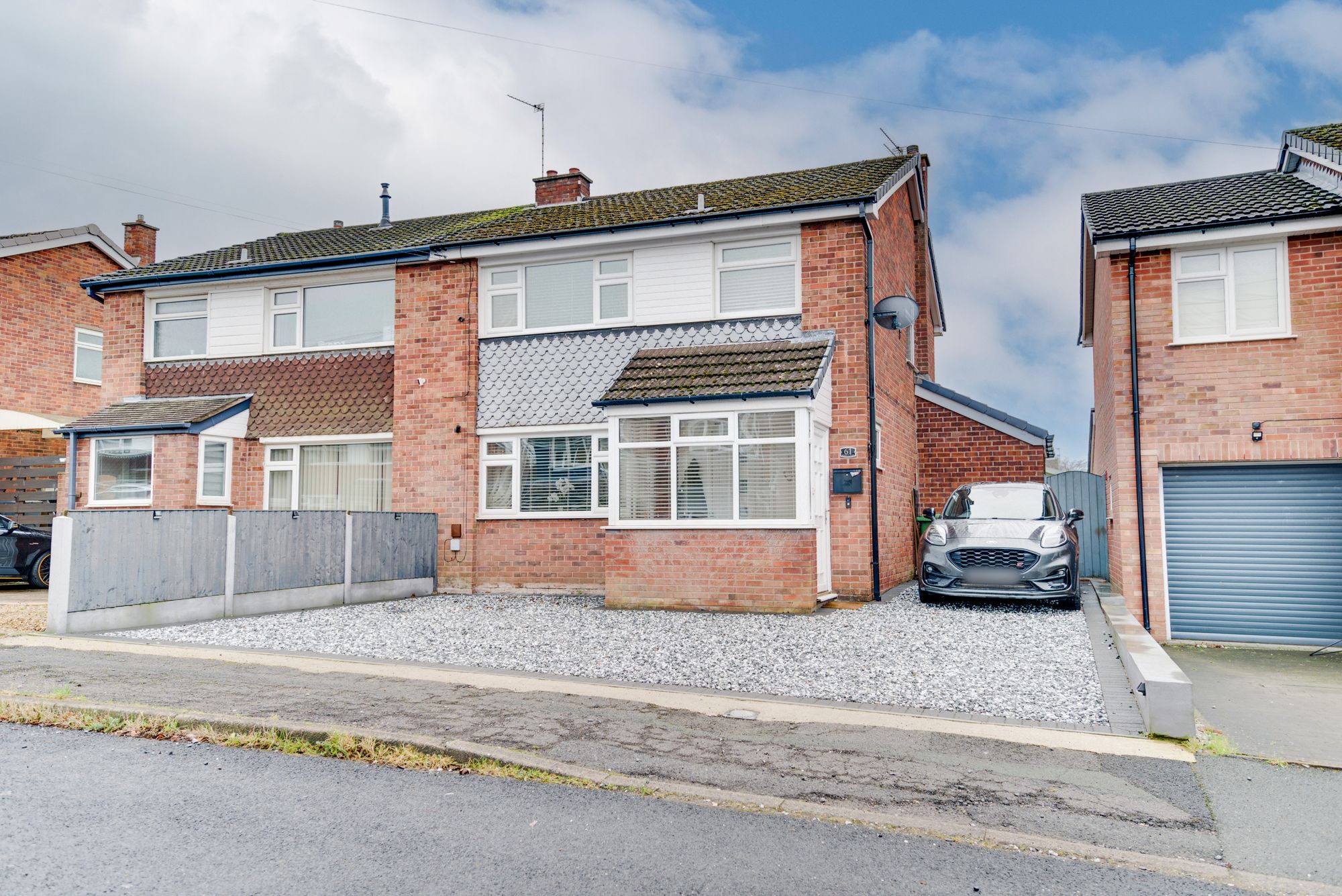  Semi-detached house For Sale