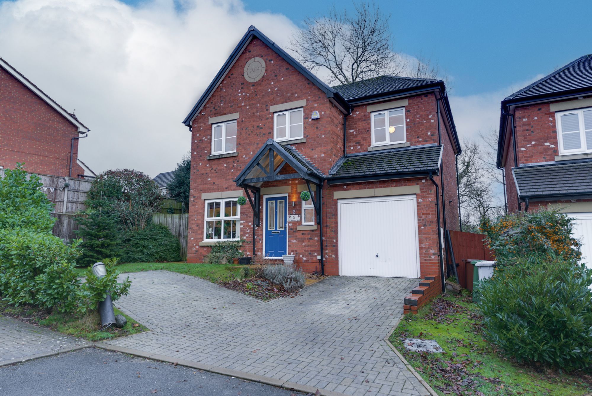 8 bedroom Terraced House For Sale