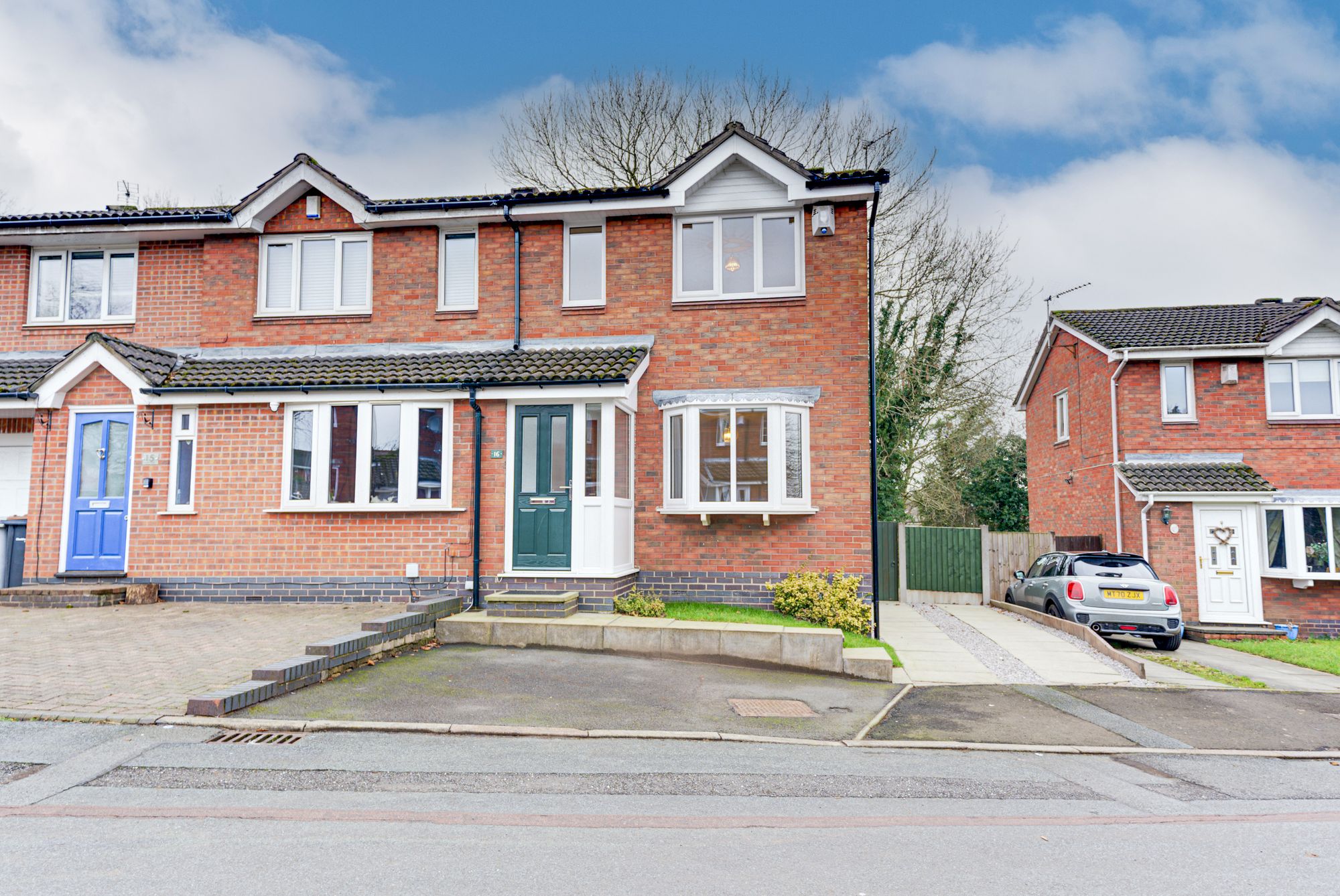 2 bedroom House (unspecified) For Sale