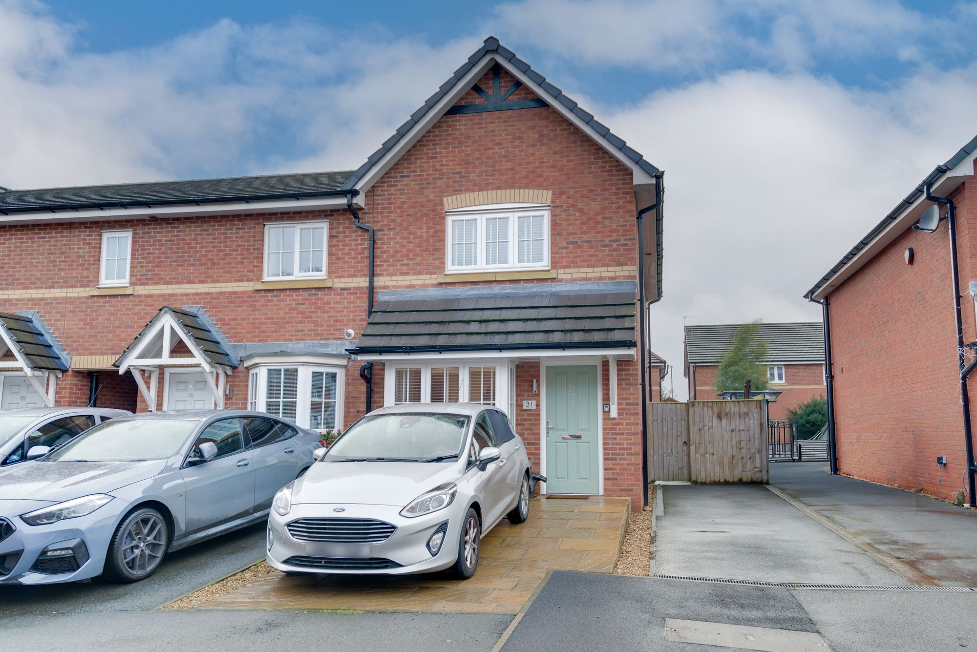 4 bedroom House (unspecified) For Sale
