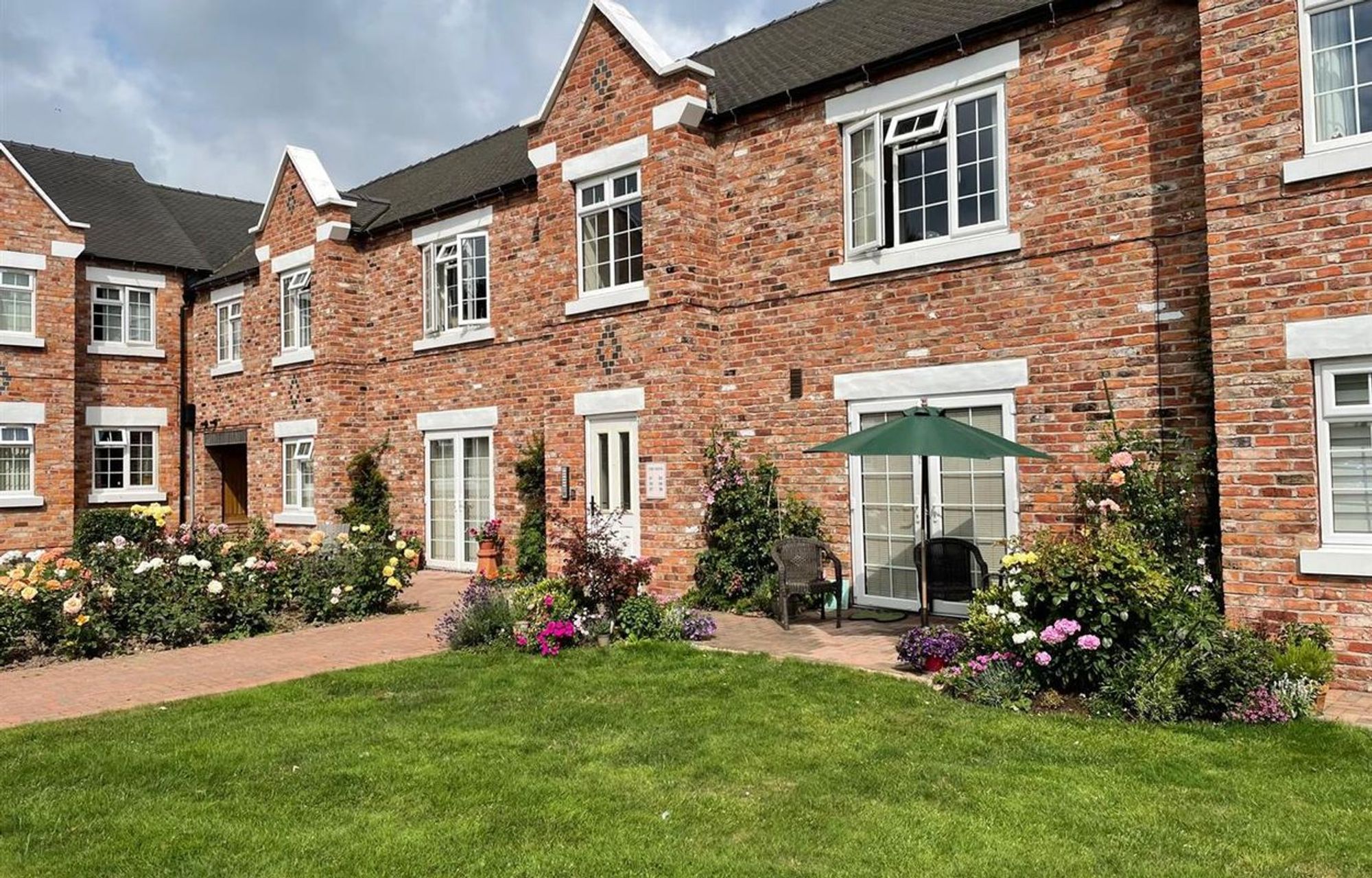  Flat To Let