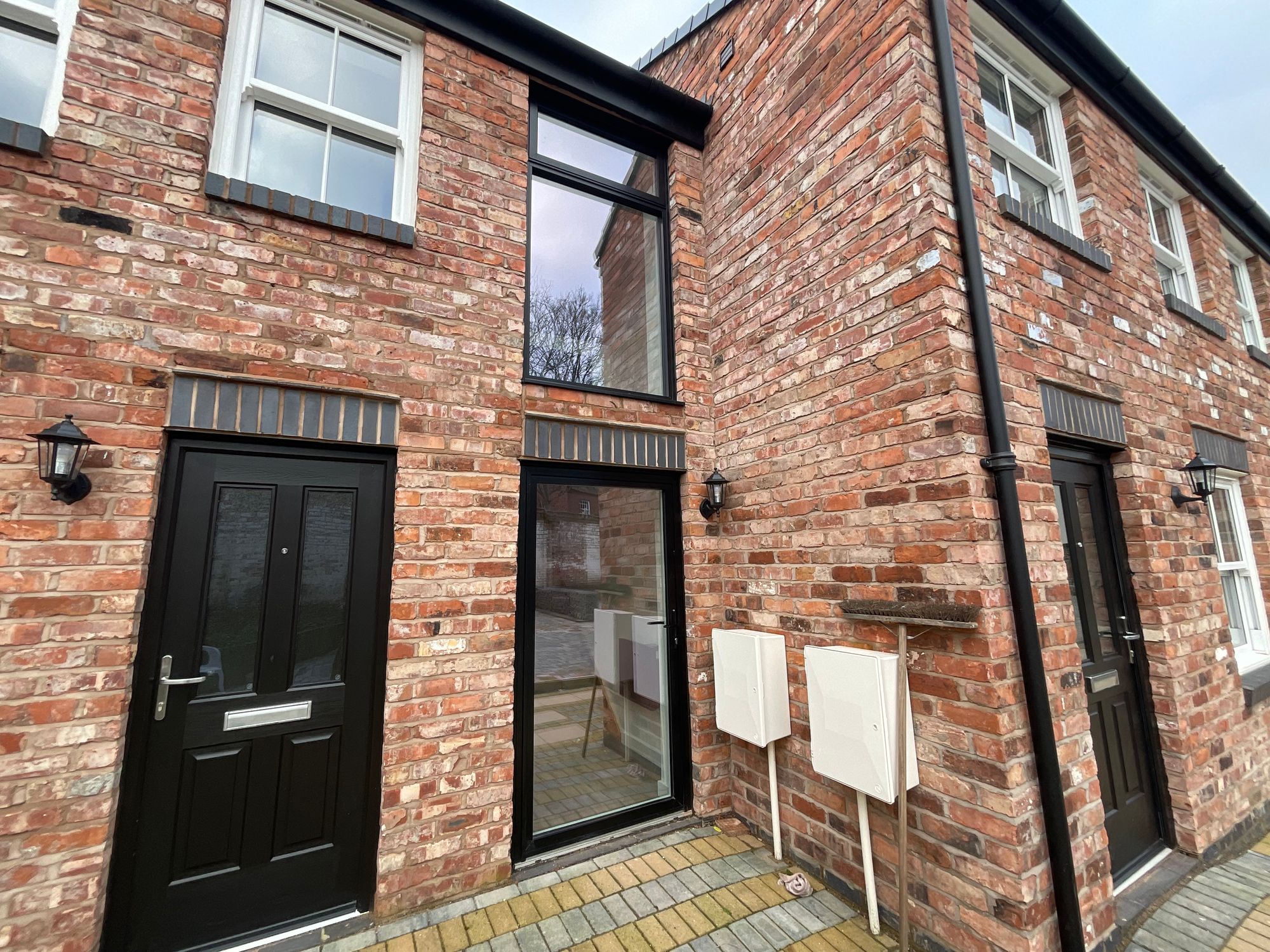  Apartment To Let