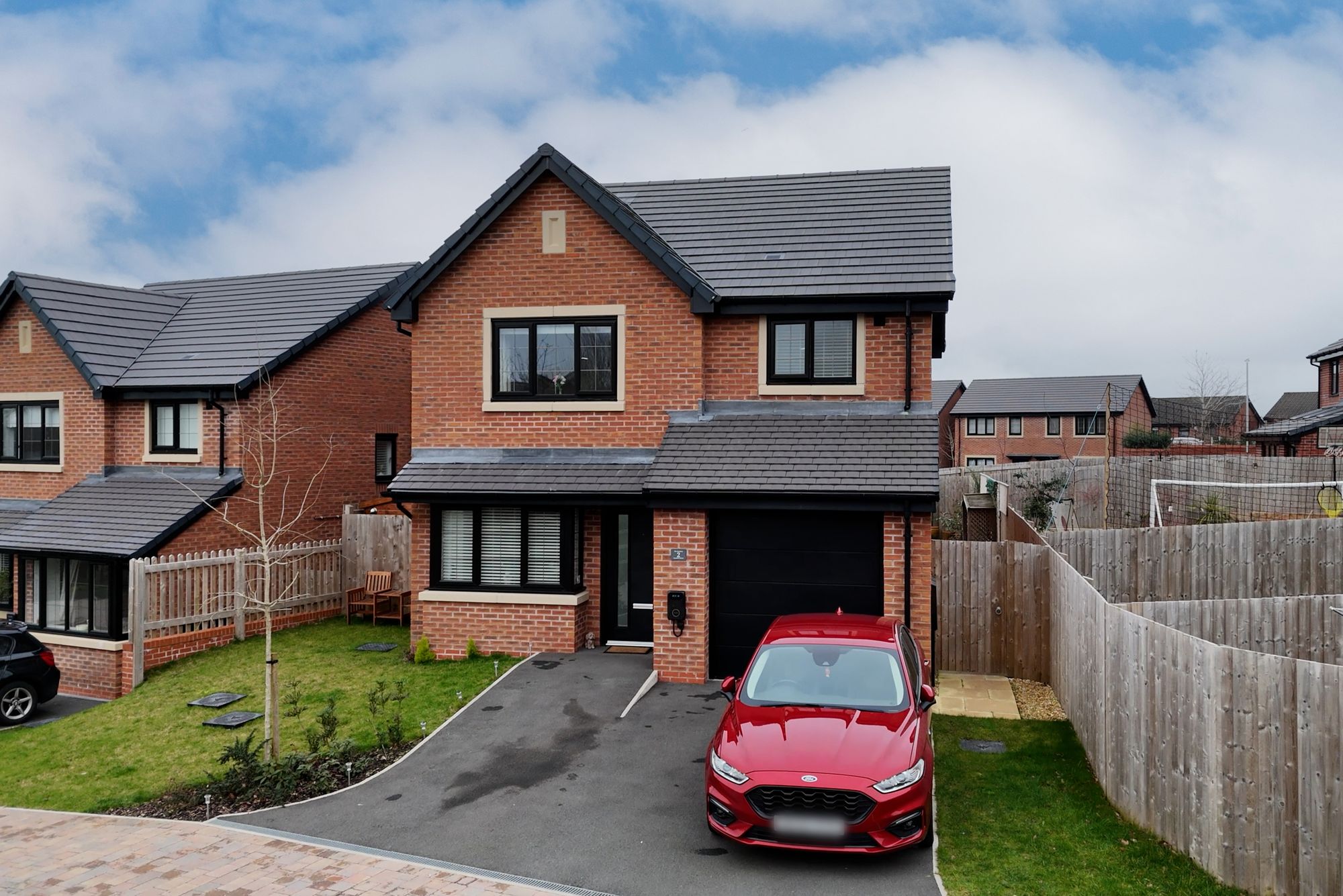3 bedroom Detached house For Sale
