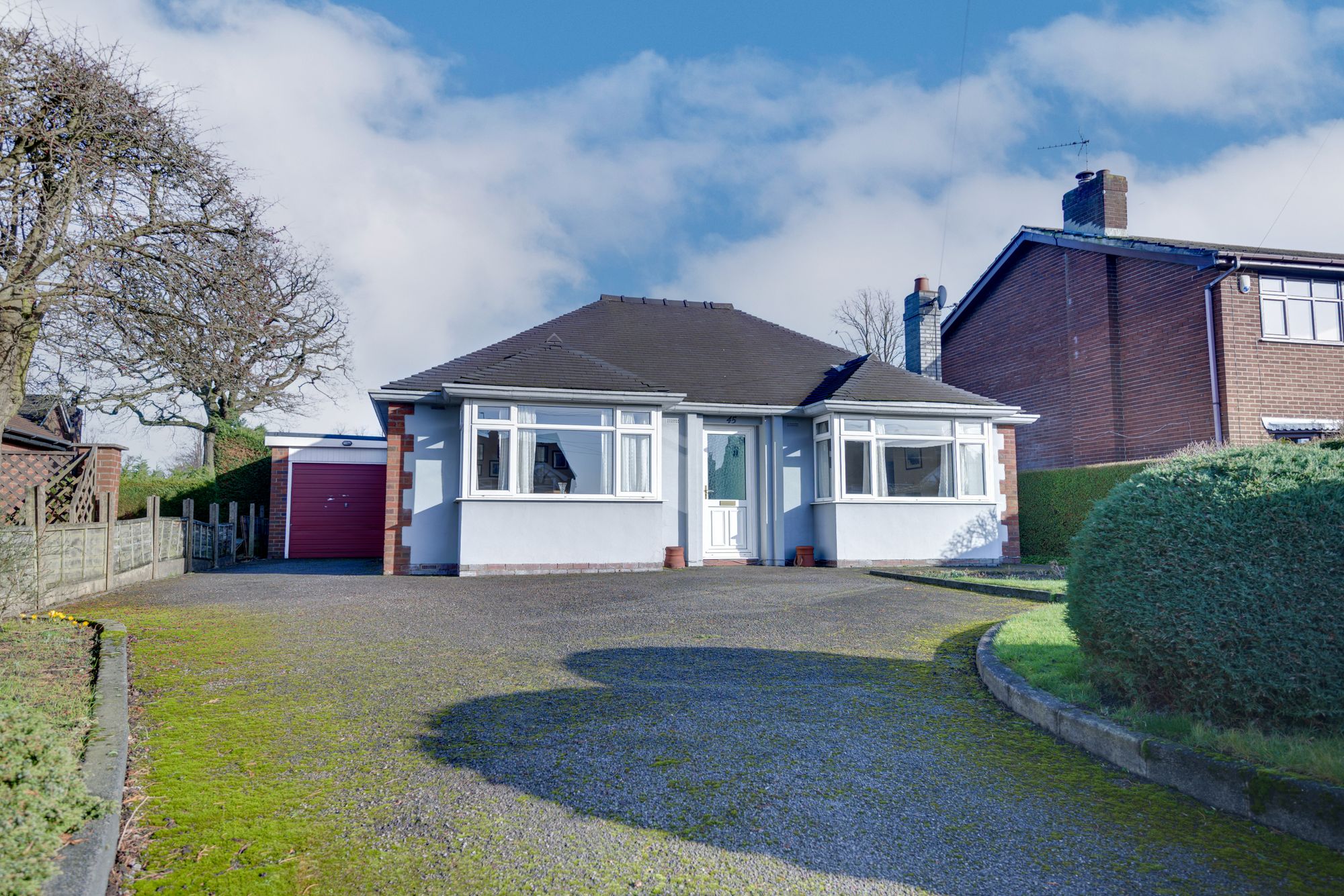 3 bedroom Detached bungalow For Sale