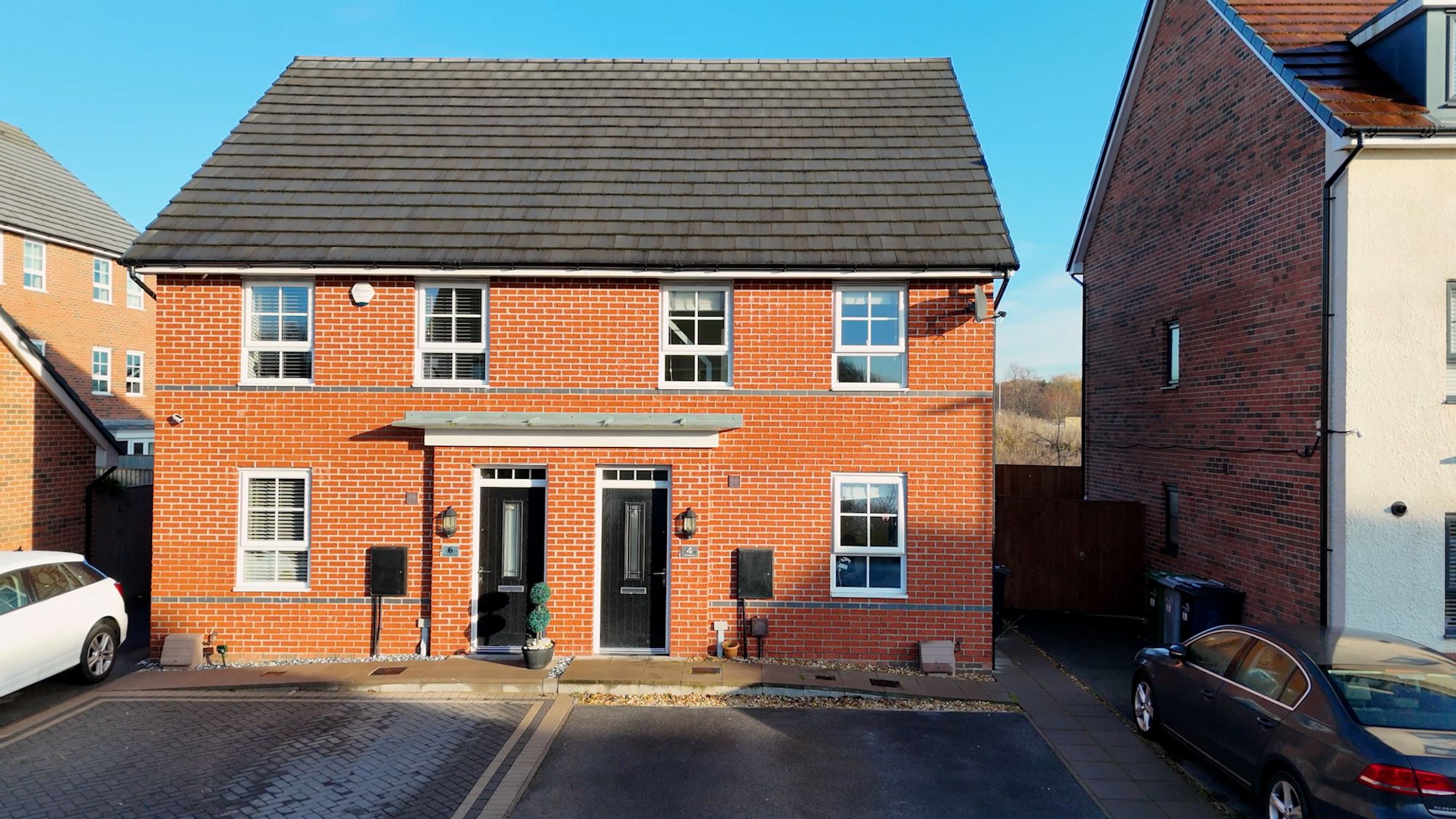3 bedroom Semi-detached house For Sale