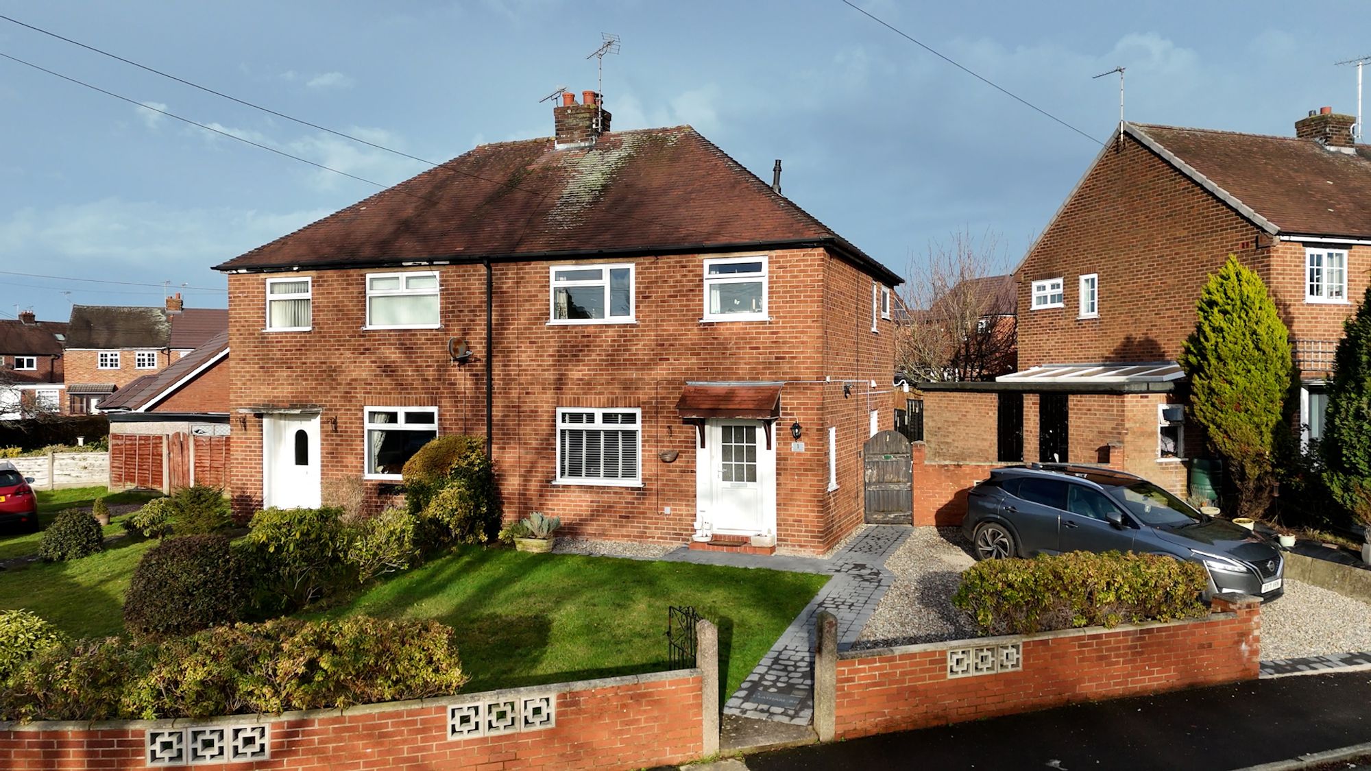 6 bedroom Semi-detached house For Sale