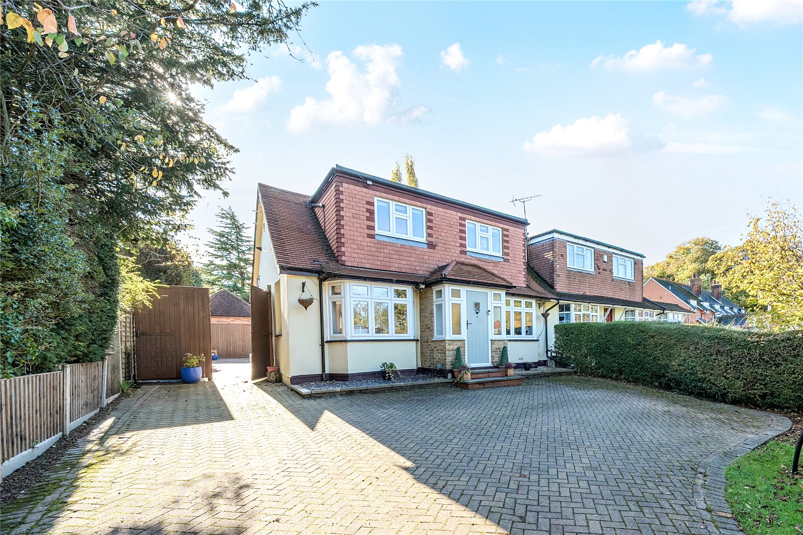 3 bedroom Semi-detached house For Sale