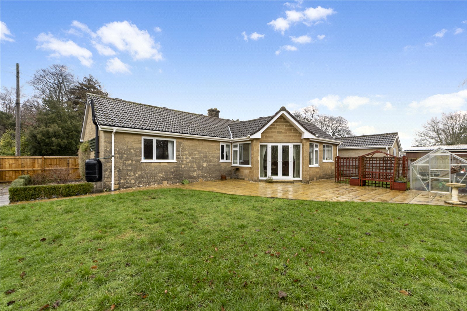 2 bedroom Detached bungalow Under Offer