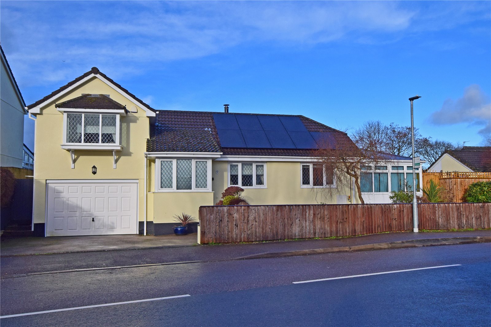 2 bedroom Detached house For Sale