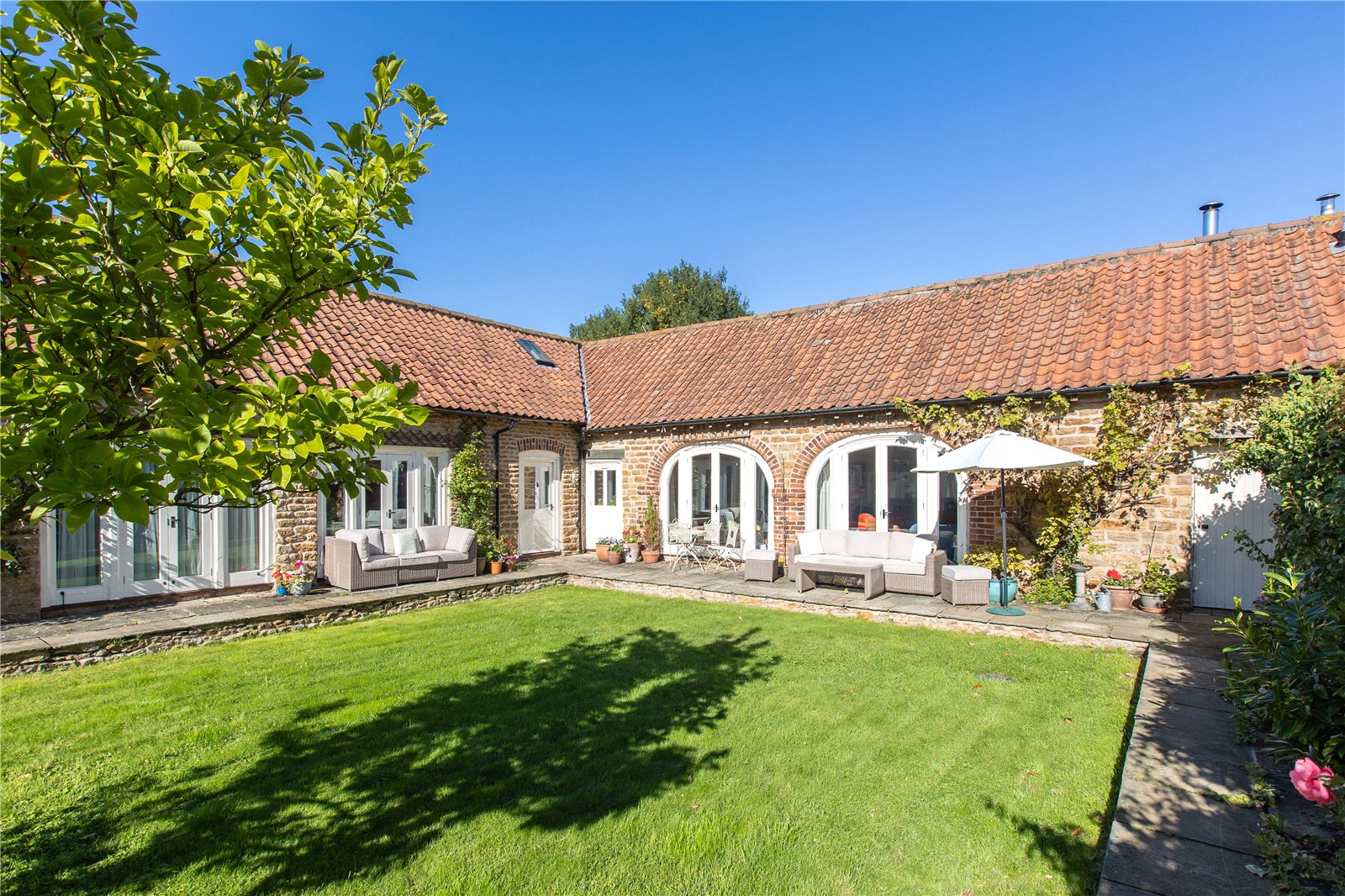 6 bedroom Barn Conversion For Sale