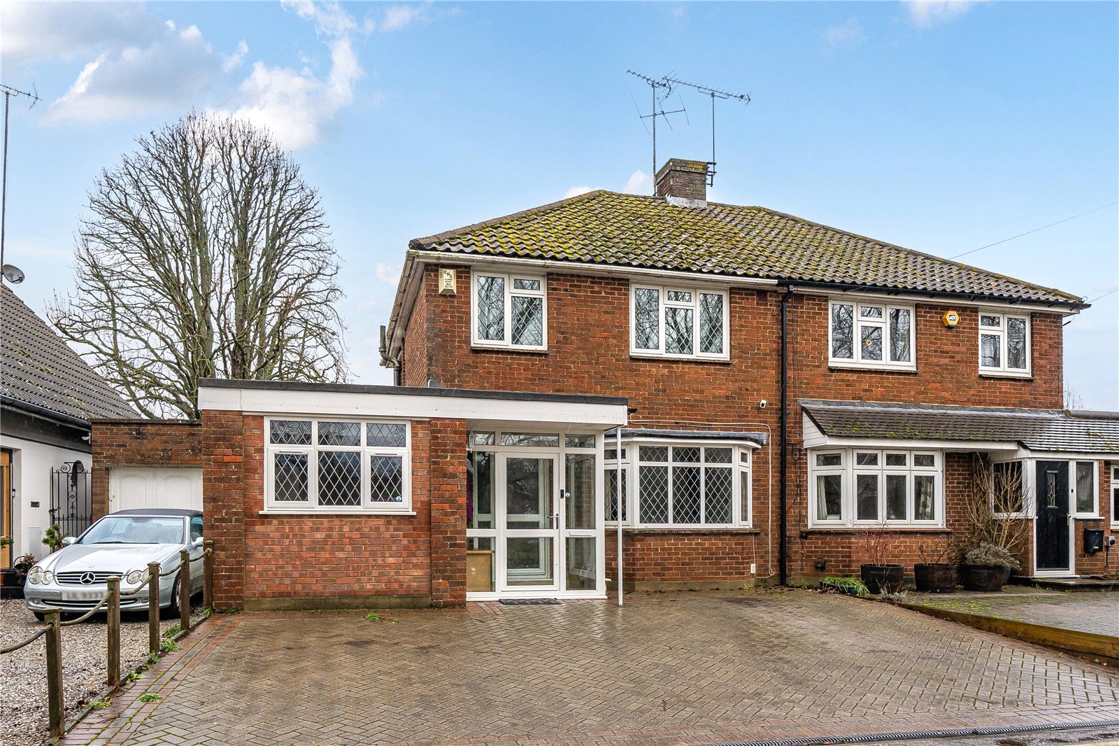 4 bedroom Semi-detached house Under Offer
