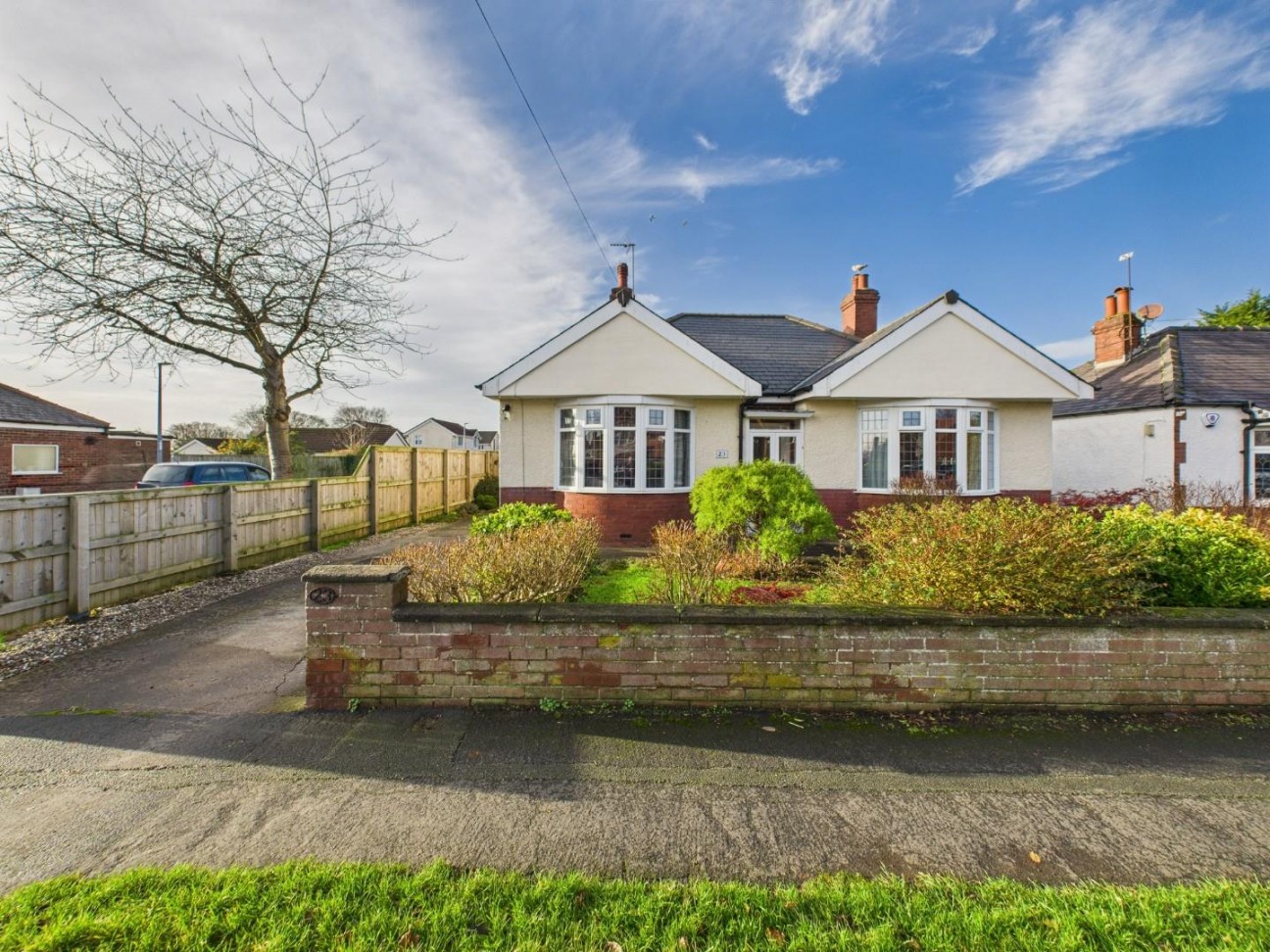2 bedroom Detached bungalow For Sale