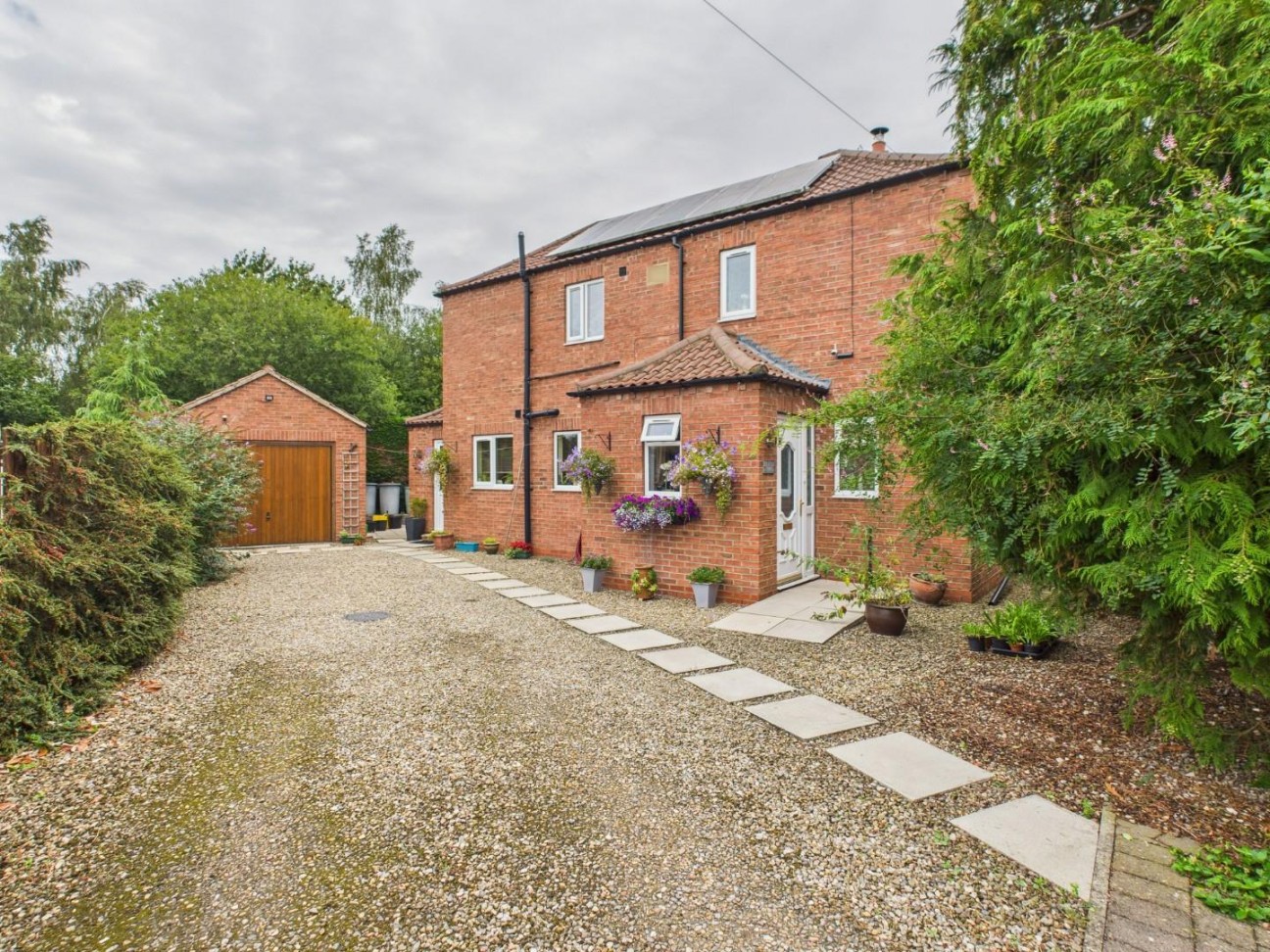 3 bedroom Detached house For Sale