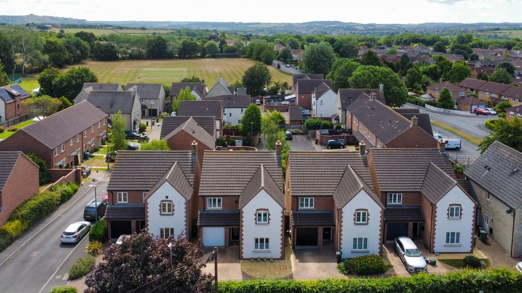 4 bedroom Detached house Under Offer