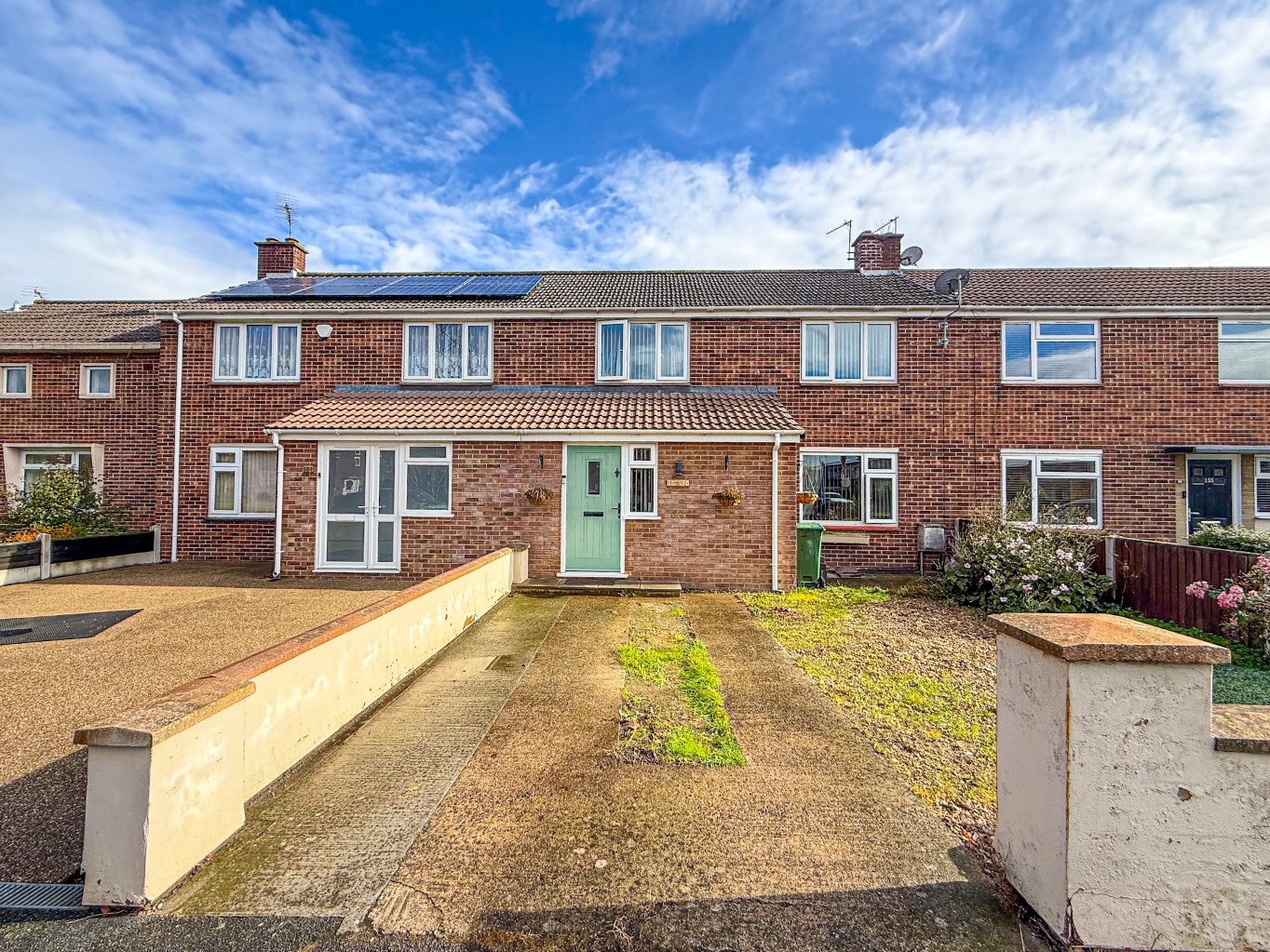 3 bedroom House (unspecified) Under Offer