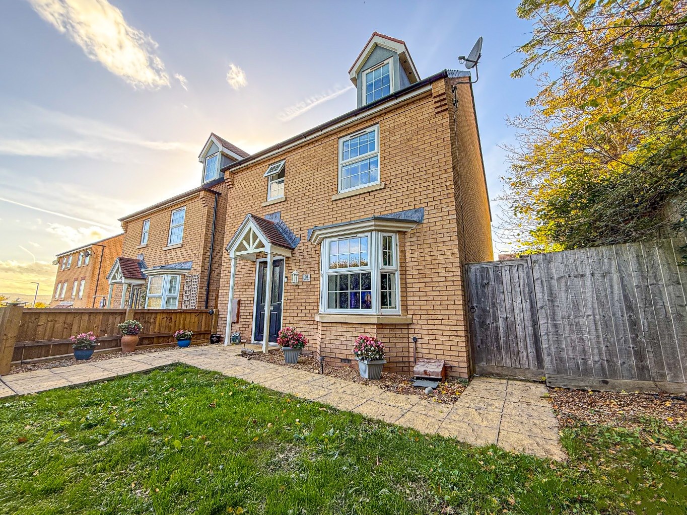 4 bedroom House (unspecified) Under Offer