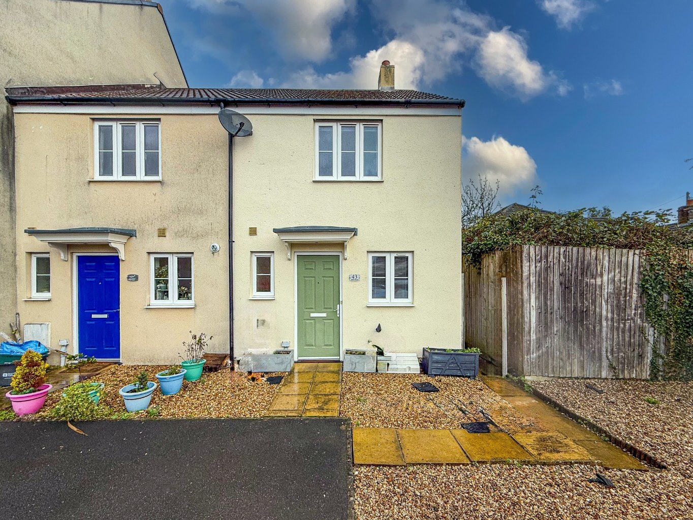 2 bedroom Semi-detached house Let