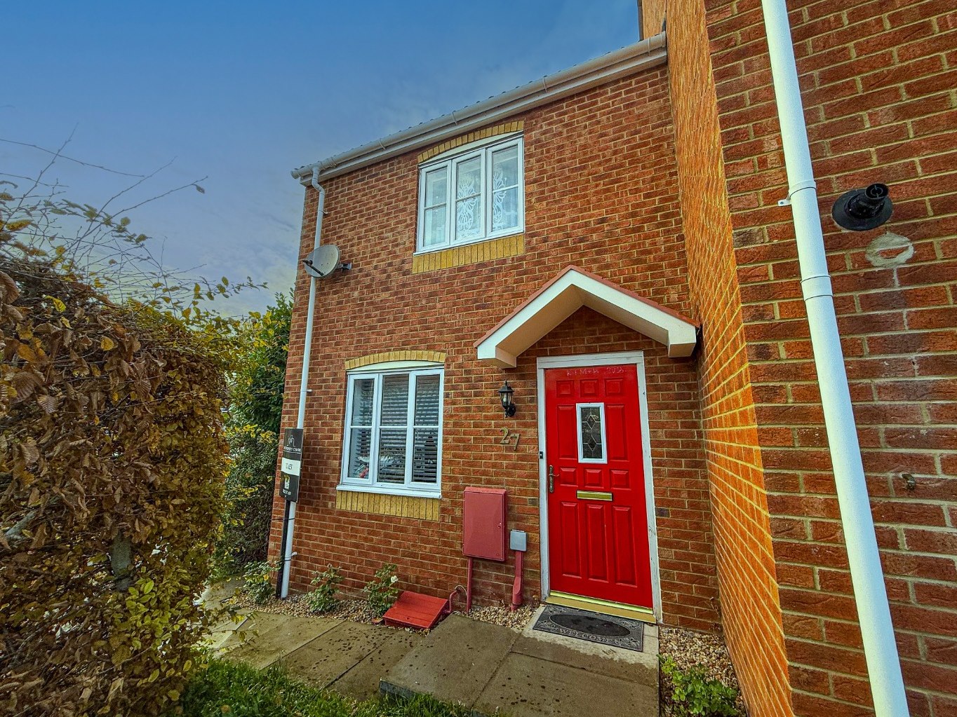 2 bedroom Semi-detached house Let