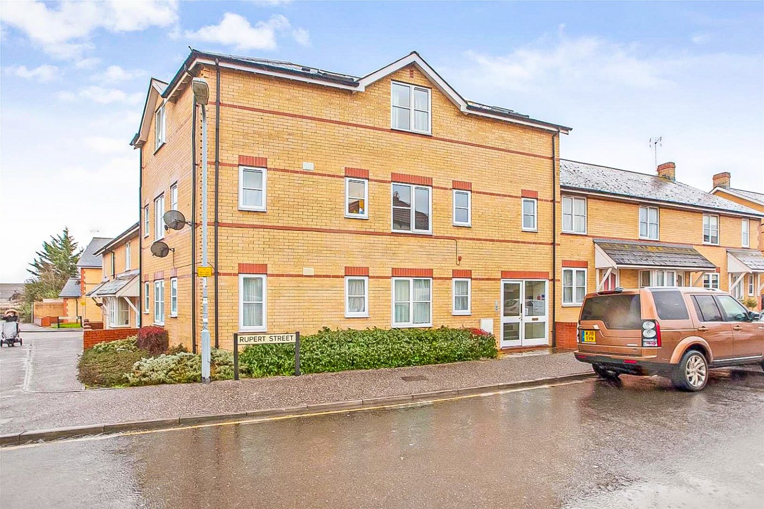 2 bedroom Flat Let