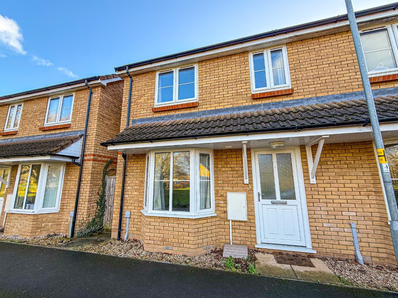 3 bedroom House (unspecified) Under Offer