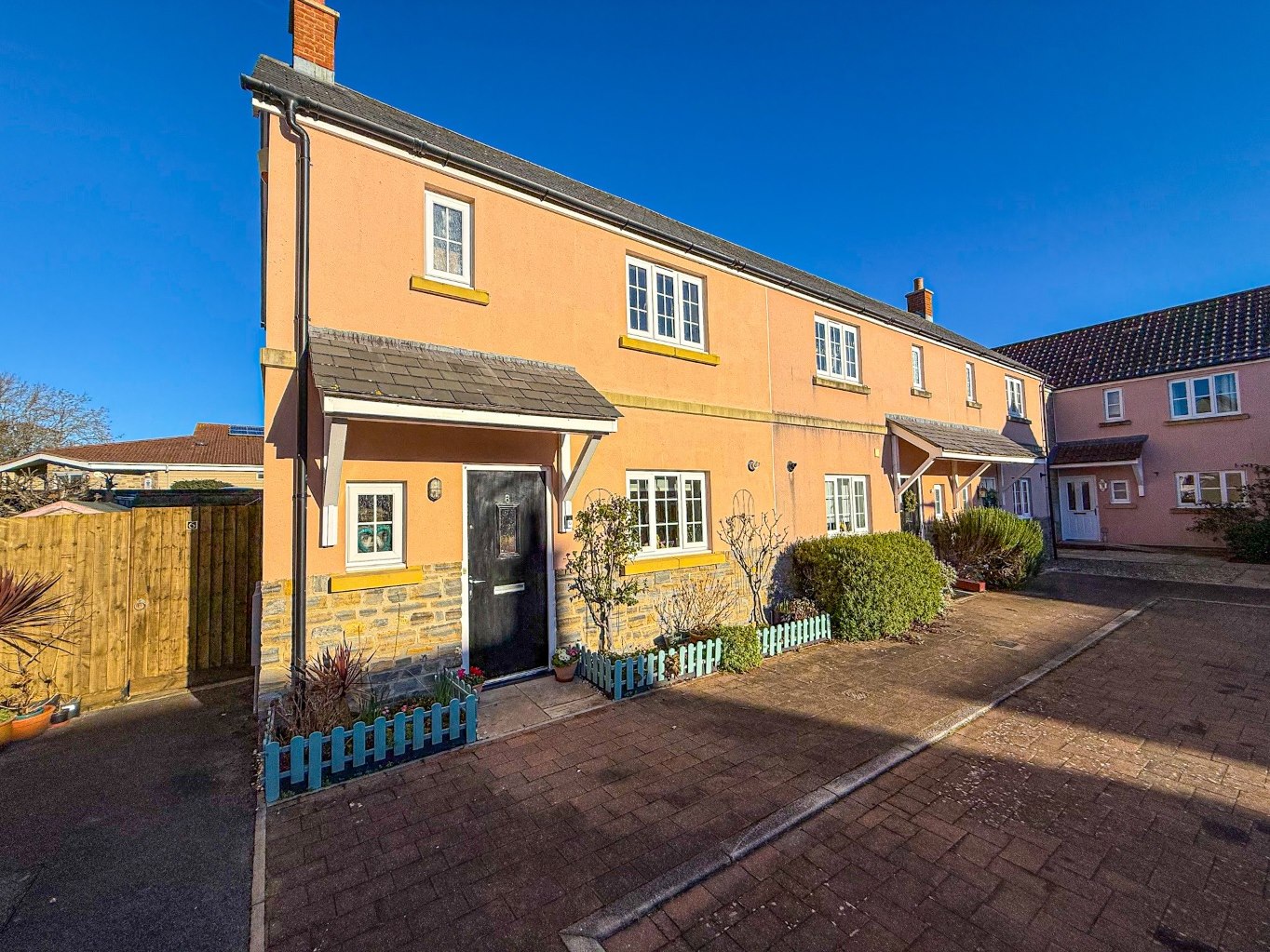 2 bedroom House (unspecified) For Sale