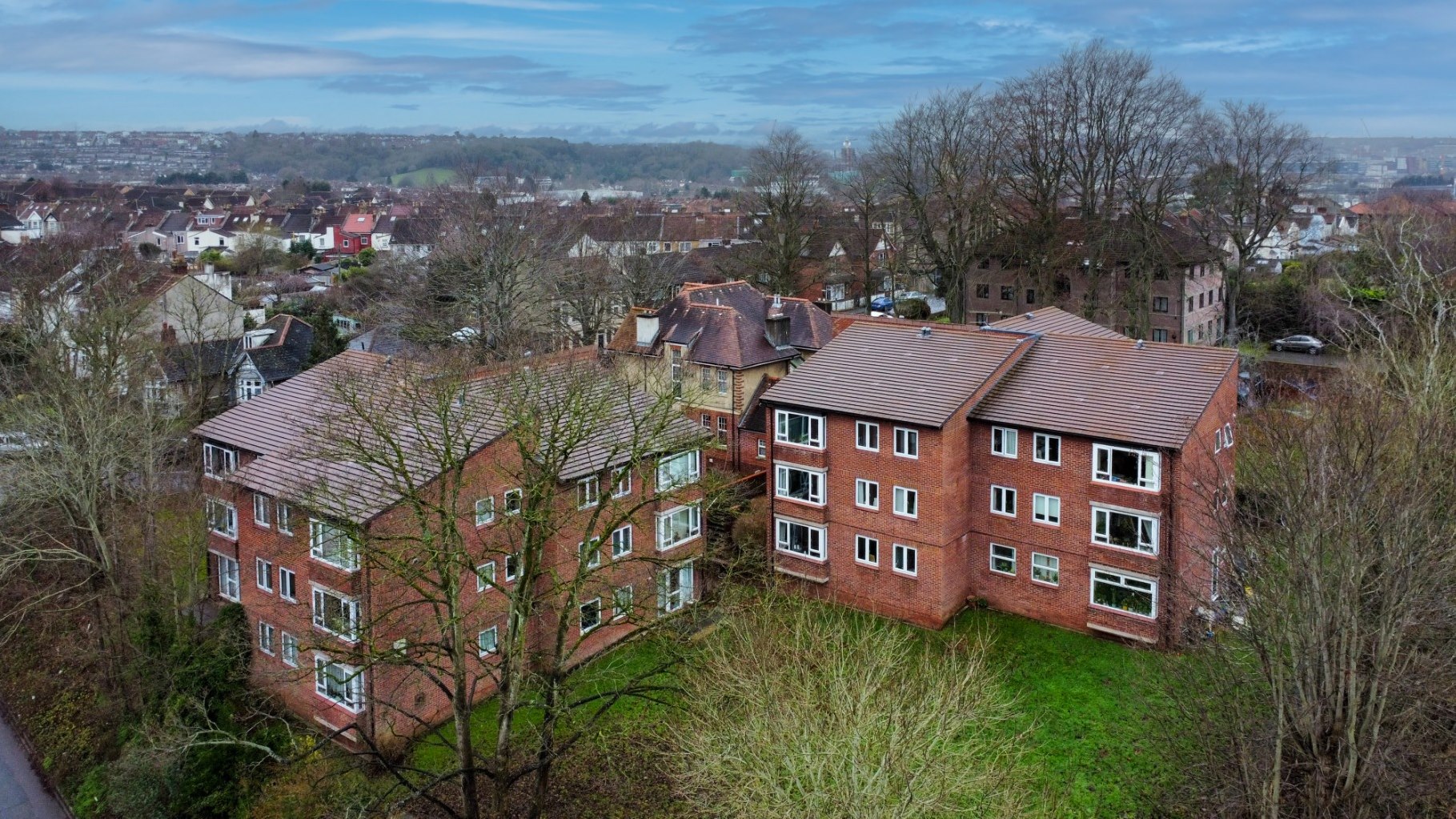 2 bedroom Flat For Sale