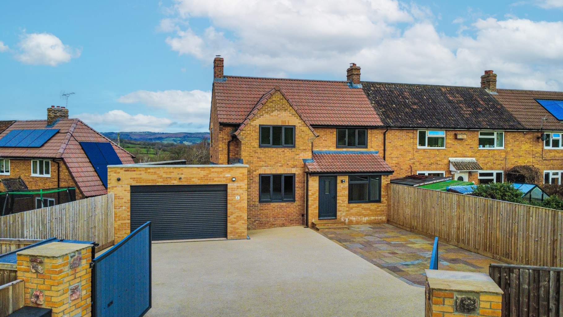 4 bedroom House (unspecified) For Sale