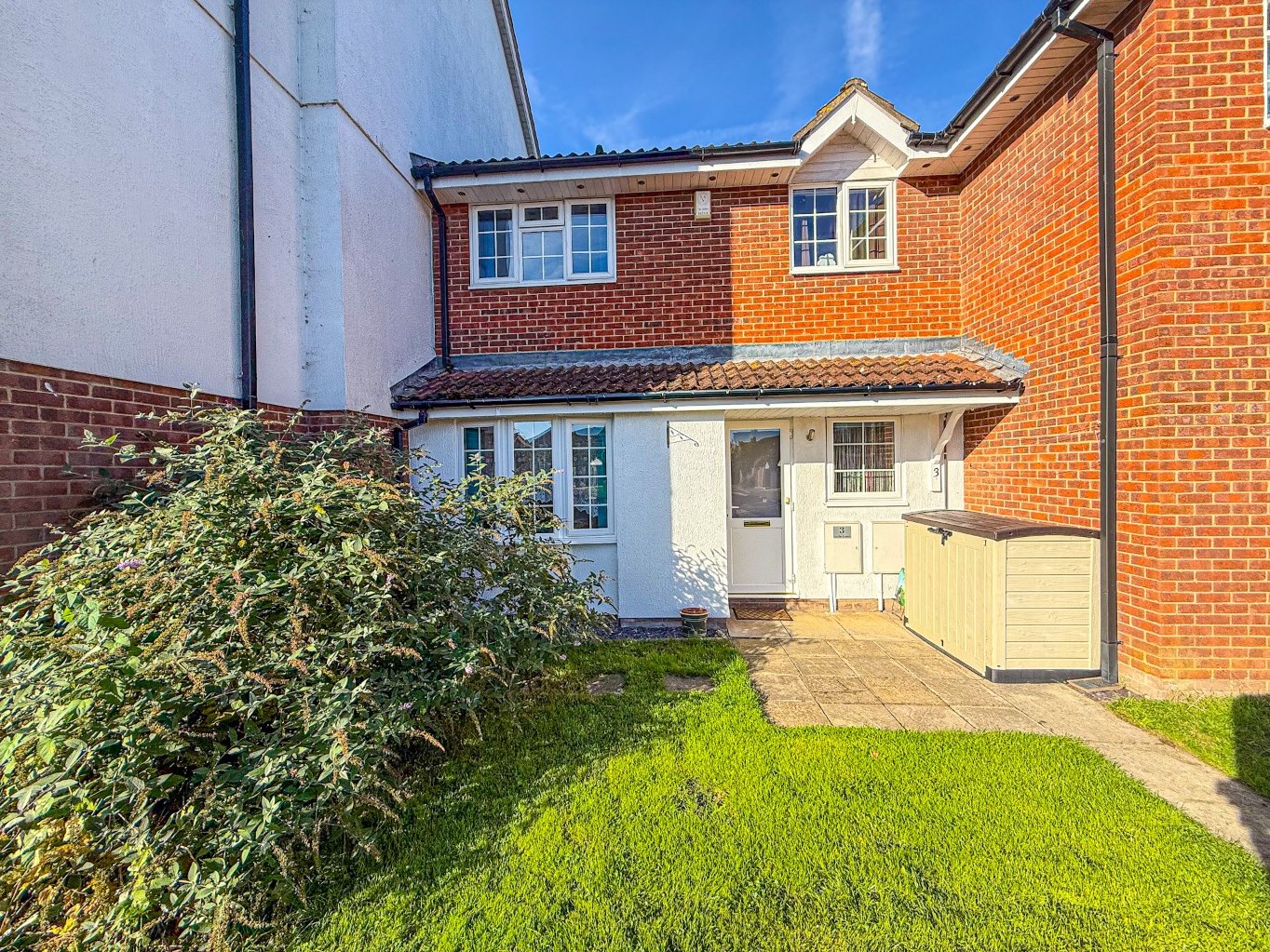 2 bedroom House (unspecified) Under Offer