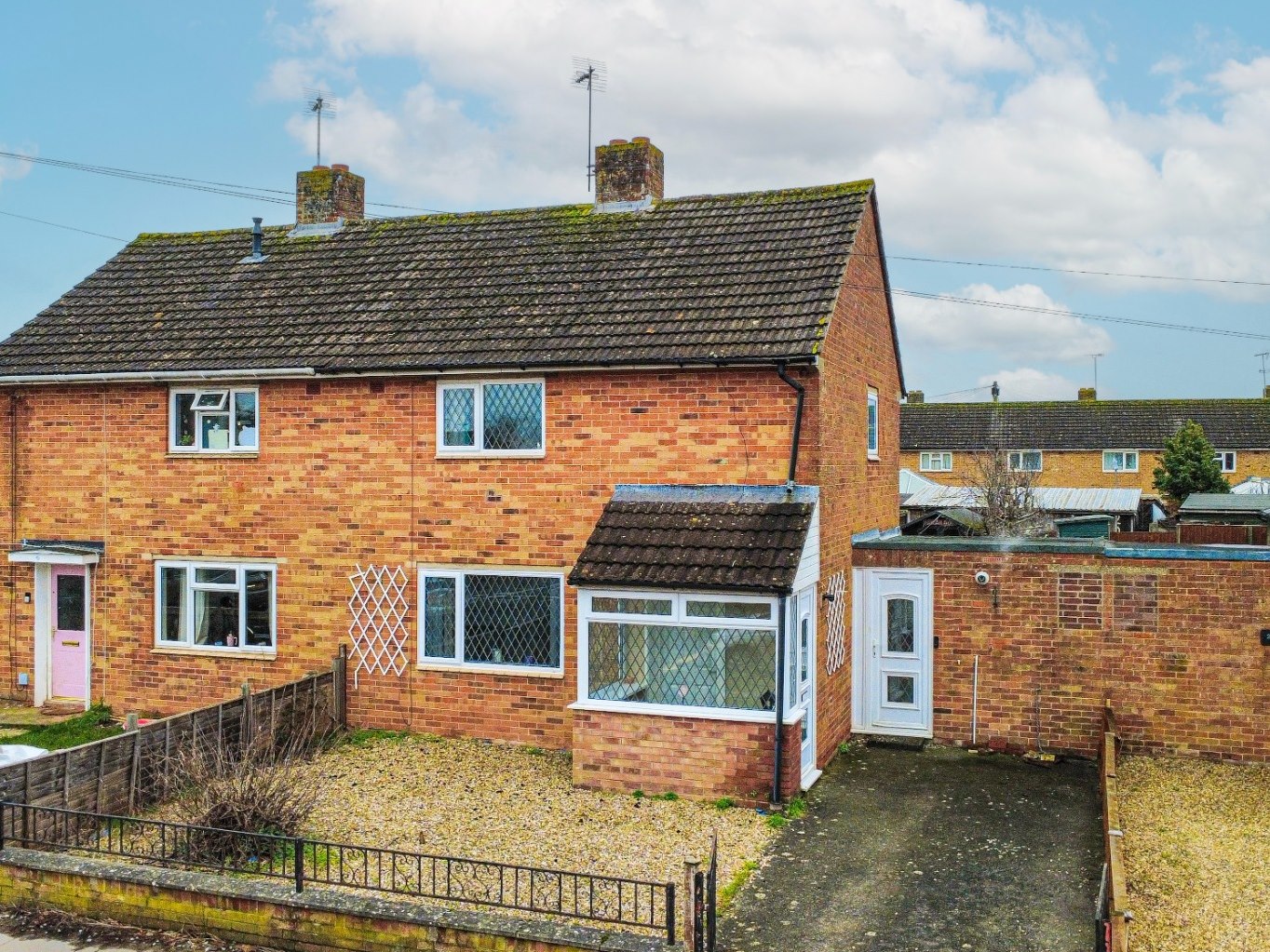 3 bedroom House (unspecified) Under Offer
