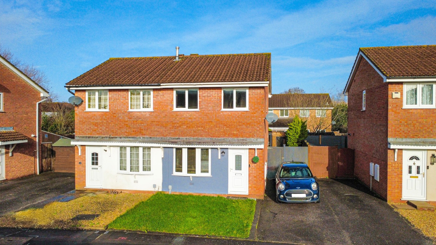 2 bedroom House (unspecified) Under Offer