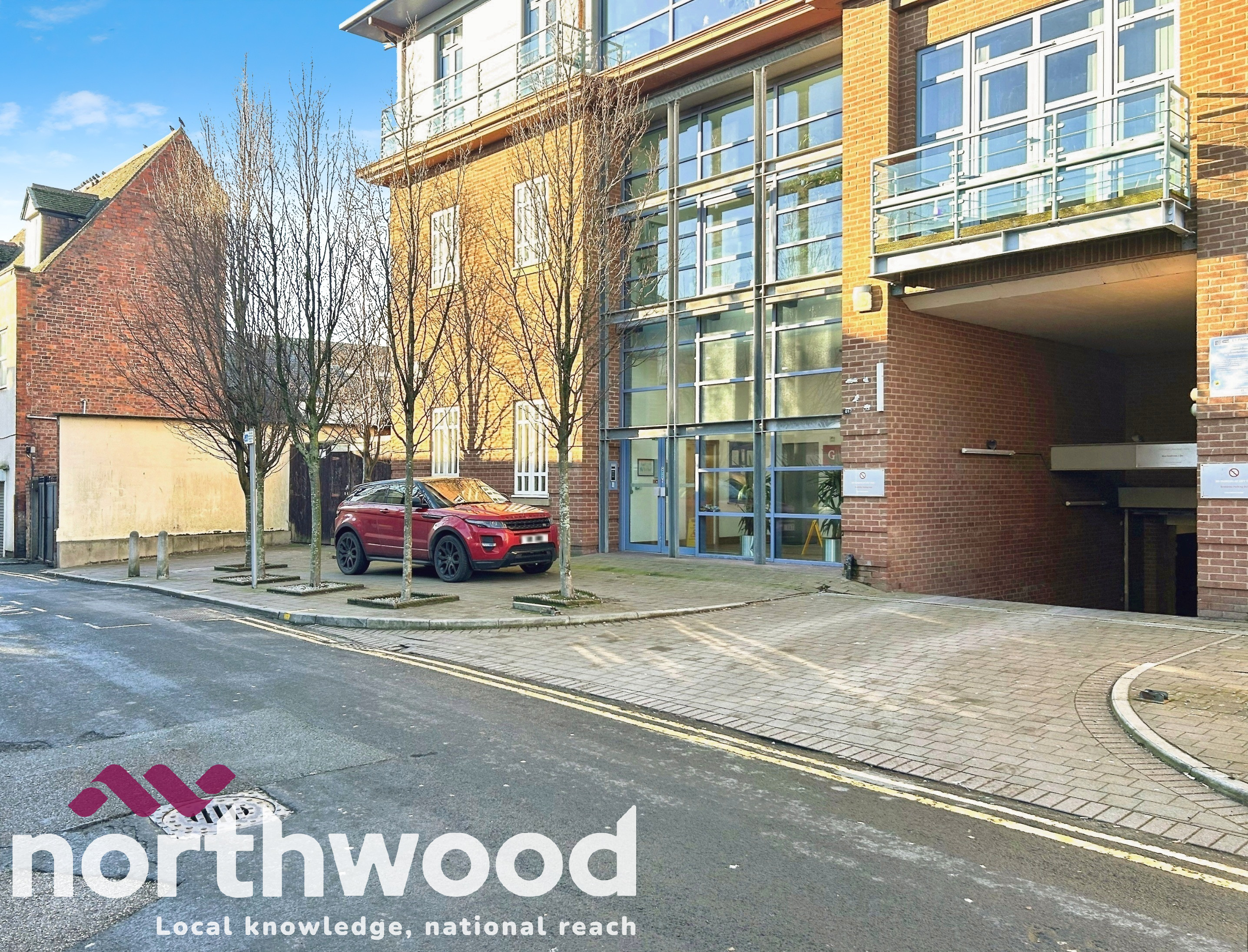 2 bedroom Flat For Sale