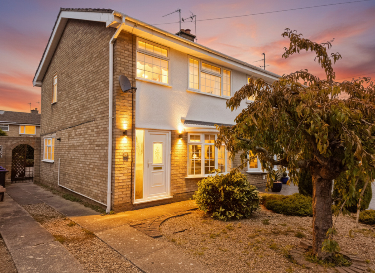 3 bedroom Detached house To Let