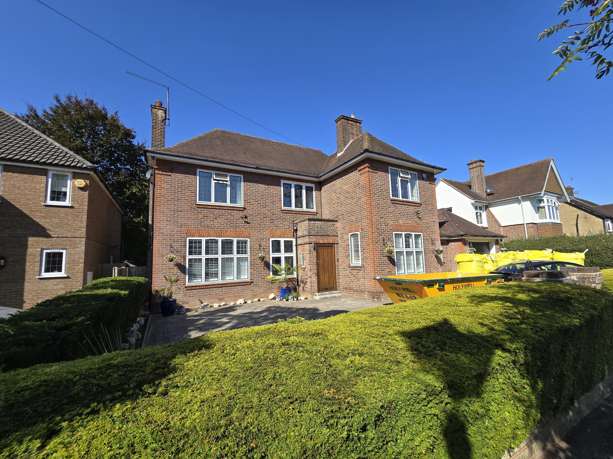 6 bedroom Detached house To Let
