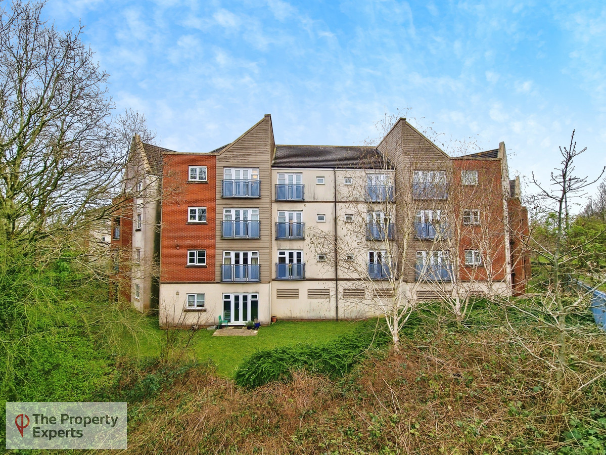2 bedroom Apartment To Let