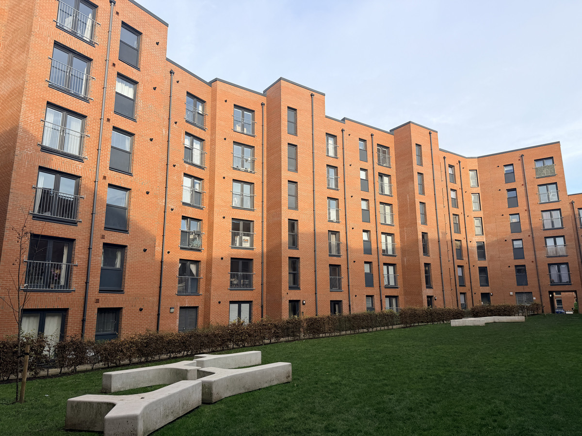 2 bedroom Flat To Let
