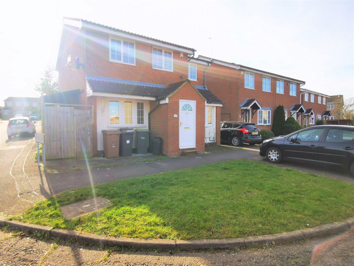 4 bedroom Detached house To Let