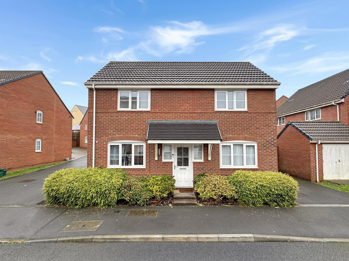 3 bedroom Detached house To Let