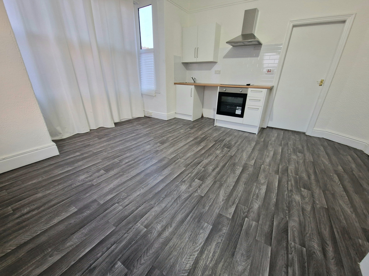 1 bedroom Flat To Let