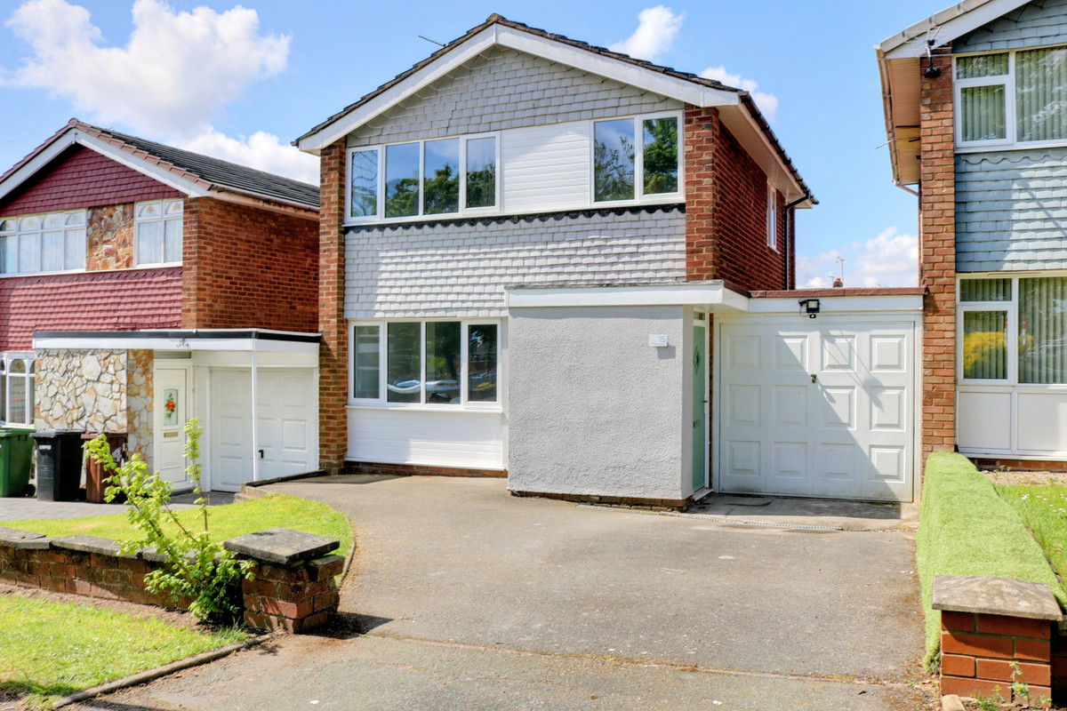 3 bedroom Detached house To Let