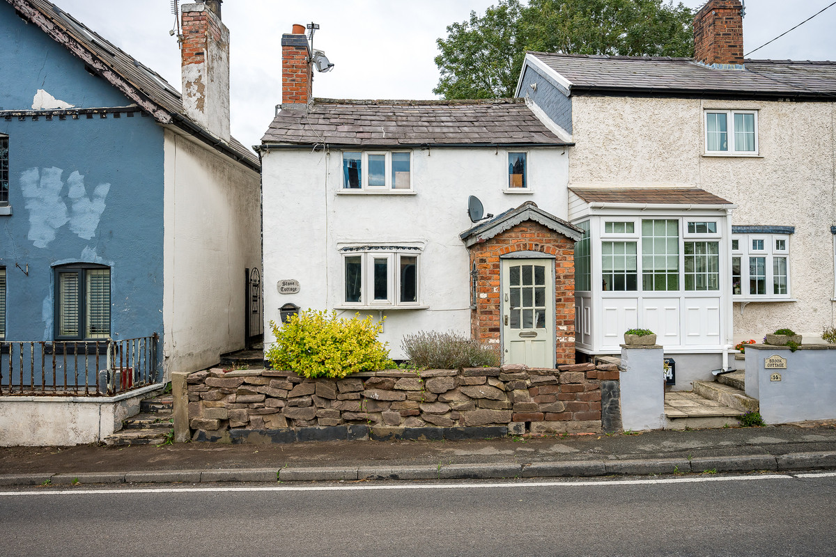 2 bedroom End of terrace house For Sale