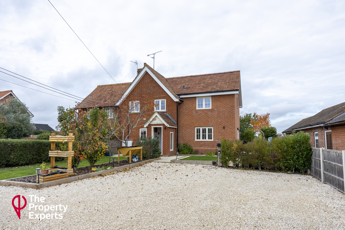 4 bedroom Semi-detached house For Sale