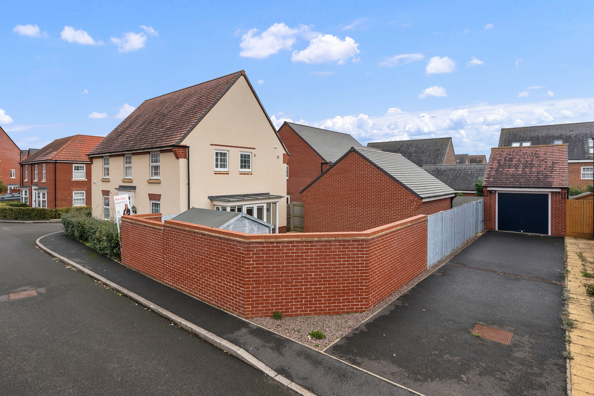 4 bedroom Detached house For Sale