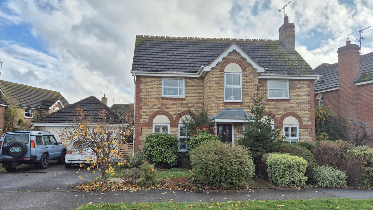 4 bedroom House (unspecified) For Sale