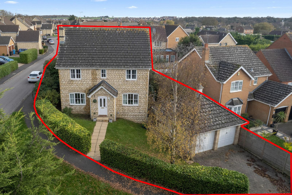 4 bedroom Detached house For Sale