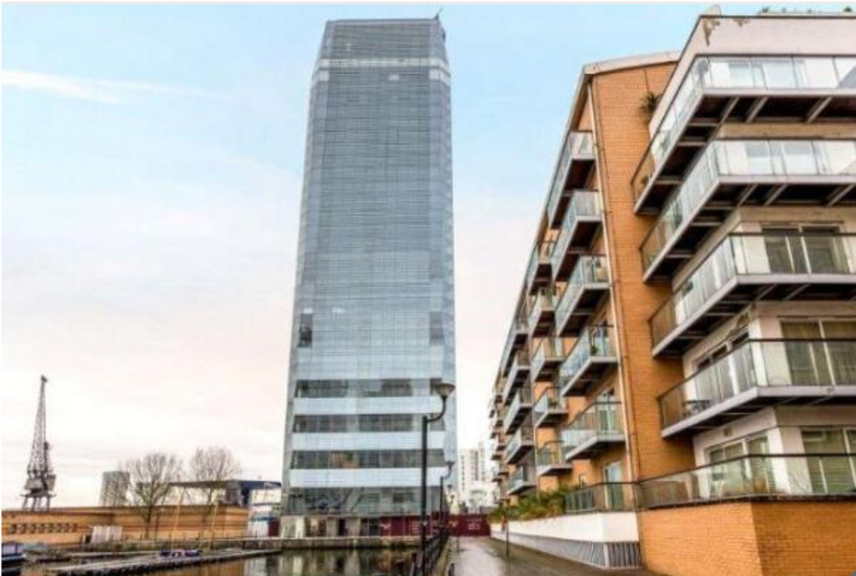 3 bedroom Apartment For Sale