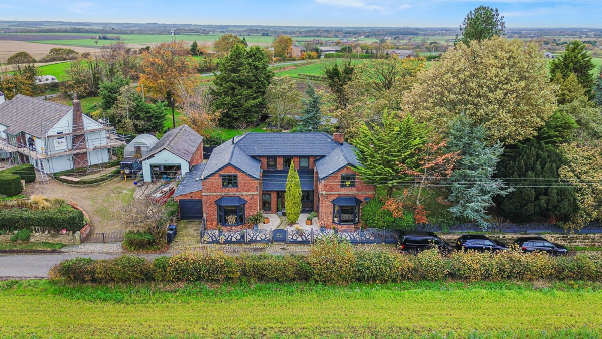 4 bedroom Country House For Sale